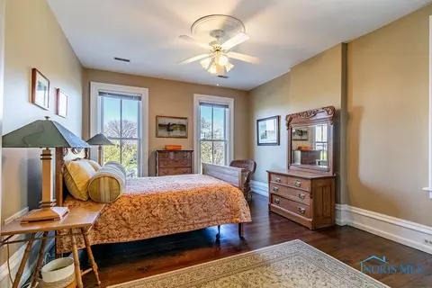 205 E Wayne St, Maumee, OH 43537 photo 33