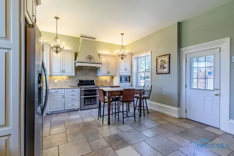 205 E Wayne St, Maumee, OH 43537 photo 22