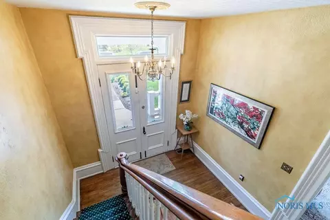205 E Wayne St, Maumee, OH 43537 photo 9