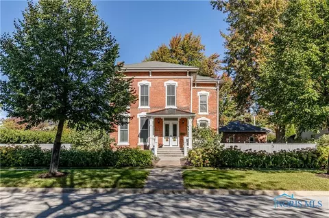 205 E Wayne St, Maumee, OH 43537 photo 3
