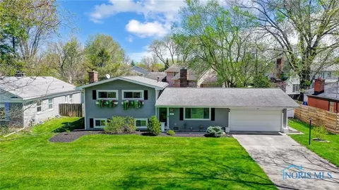 515 Knollwood Dr, Bowling Green, OH 43402