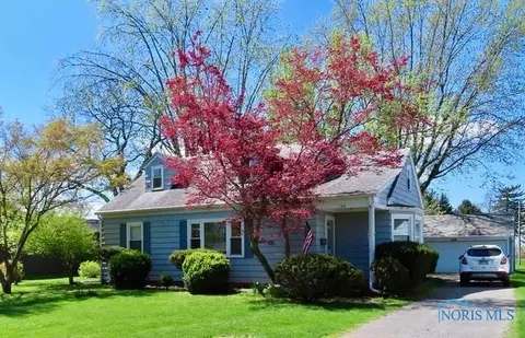 108 Central Ave, Rossford, OH 43460