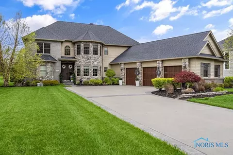 25785 Wood Creek Rd, Perrysburg, OH 43551