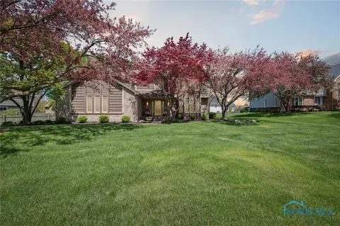9900 Sedgefield Rd, Perrysburg, OH 43551