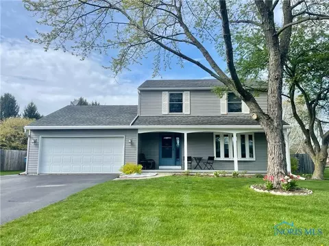 832 Continental Dr, Waterville, OH 43566