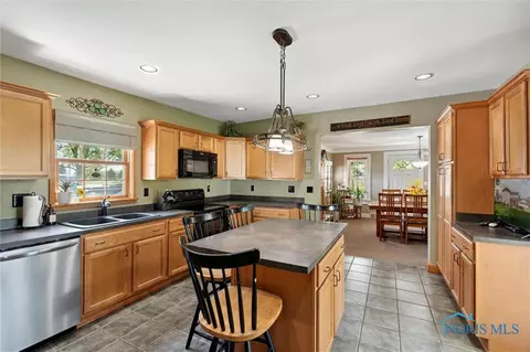 449 E Main St, Metamora, OH 43540 photo 28