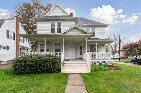 5742 Woodrow Dr, Sylvania, OH 43560