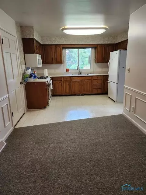 26064 E Broadway St, Walbridge, OH 43465 photo 15