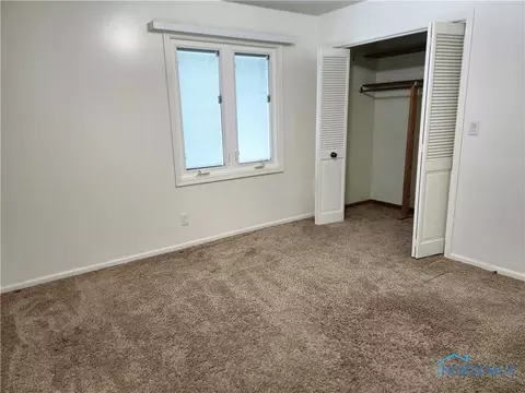 26064 E Broadway St, Walbridge, OH 43465 photo 7