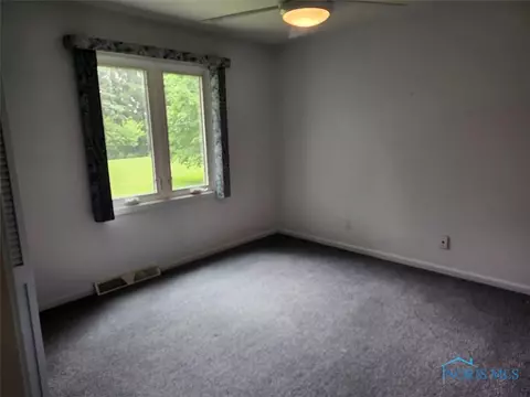 26064 E Broadway St, Walbridge, OH 43465 photo 17