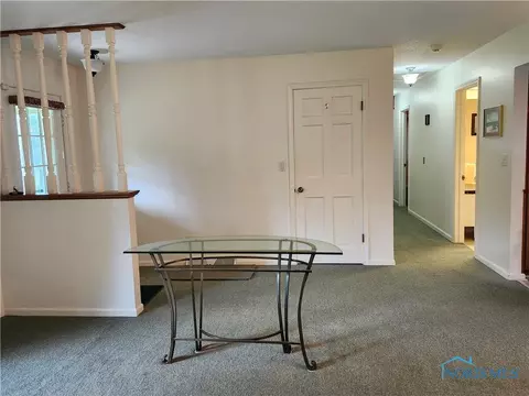 26064 E Broadway St, Walbridge, OH 43465 photo 4