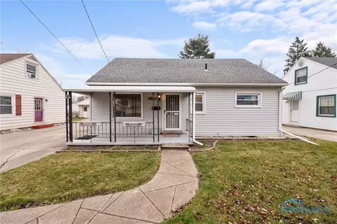 5940 Dixon Ave, Toledo, OH 43613