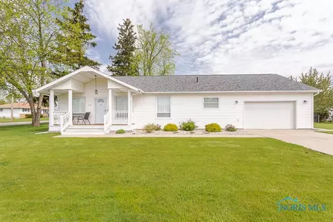 424 Brentwood Dr, Northwood, OH 43619