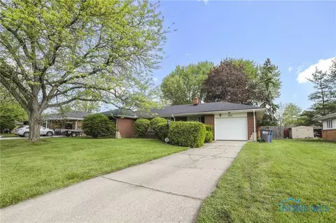 3526 Blairmont Ave, Toledo, OH 43614