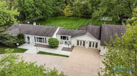 3320 Scarsborough Rd, Toledo, OH 43615