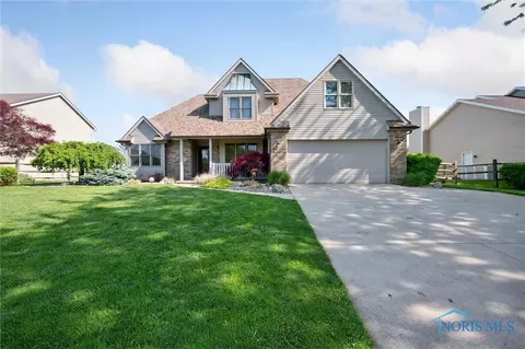 8210 Timothy Ln, Sylvania, OH 43560