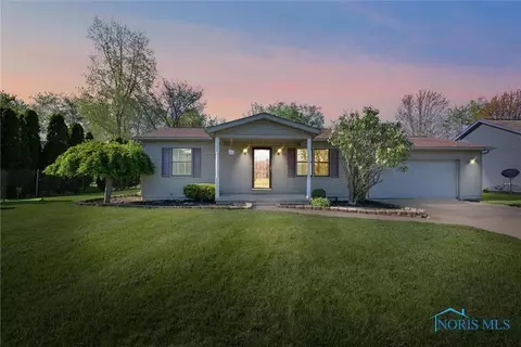 715 N Harvest Ln, Wauseon, OH 43567