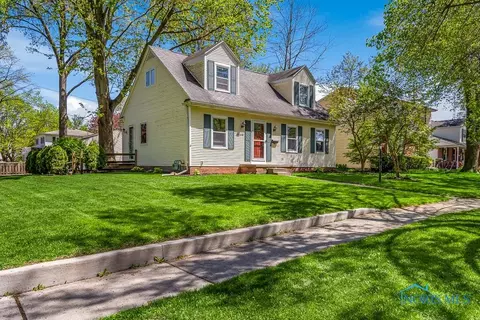 6168 Meadowvale Dr, Toledo, OH 43613