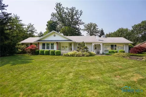 1447 Sycamore Dr, Findlay, OH 45840