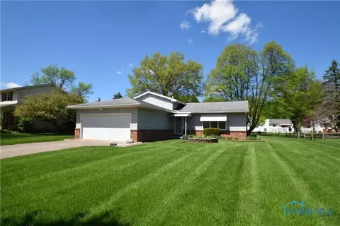 525 Fairfield Park Dr, Maumee, OH 43537