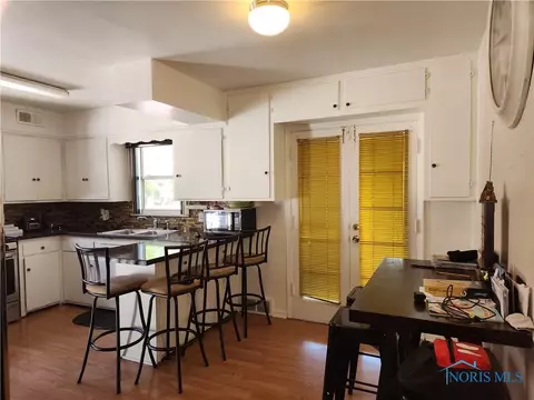 836 Clifton Blvd, Toledo, OH 43607 photo 5