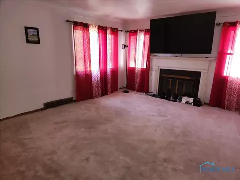 836 Clifton Blvd, Toledo, OH 43607 photo 3