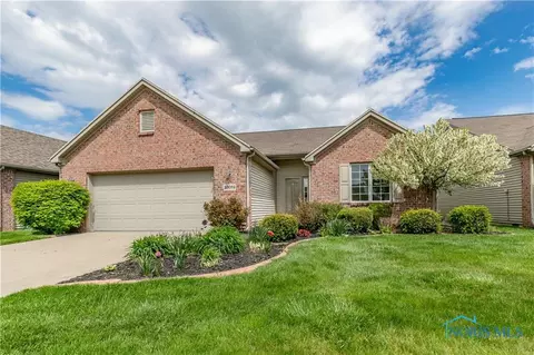 10094 N Shannon Hills Dr, Perrysburg, OH 43551