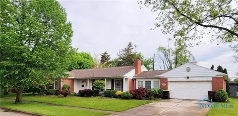 706 W College Ave, Woodville, OH 43469