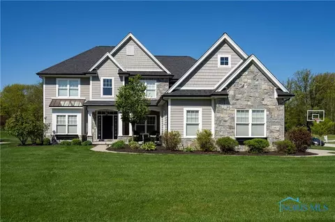 25827 Wood Creek Rd, Perrysburg, OH 43551