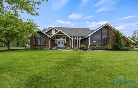 25709 Willowbend Rd, Perrysburg, OH 43551