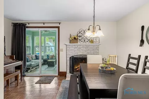 110 E Springwood St, Oregon, OH 43616 photo 23