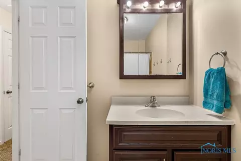 110 E Springwood St, Oregon, OH 43616 photo 37