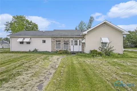 1320 Hopkins St, Defiance, OH 43512