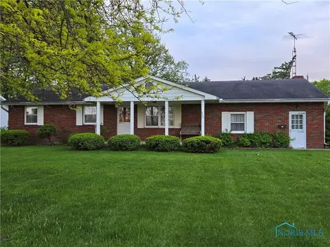 225 Allendale Ave, Deshler, OH 43516