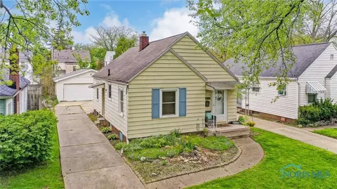 1640 Hagley Rd, Toledo, OH 43612