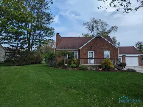 1109 Bradner Rd, Northwood, OH 43619
