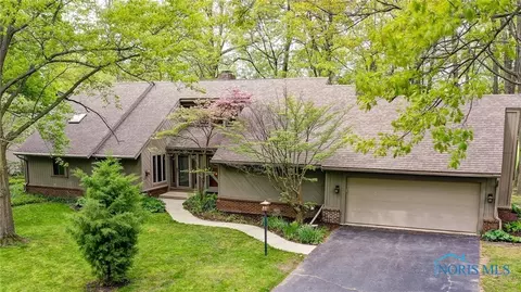 29969 Saint Andrews Rd, Perrysburg, OH 43551