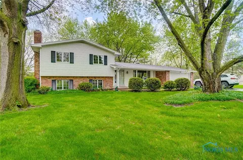 30365 Bates Rd, Perrysburg, OH 43551