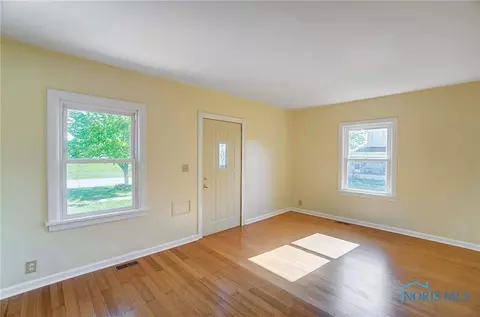 145 Covington Ave, Findlay, OH 45840 photo 4