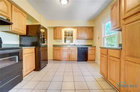 145 Covington Ave, Findlay, OH 45840 photo 12