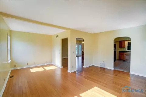 145 Covington Ave, Findlay, OH 45840 photo 6