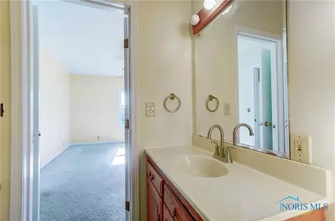 145 Covington Ave, Findlay, OH 45840 photo 24