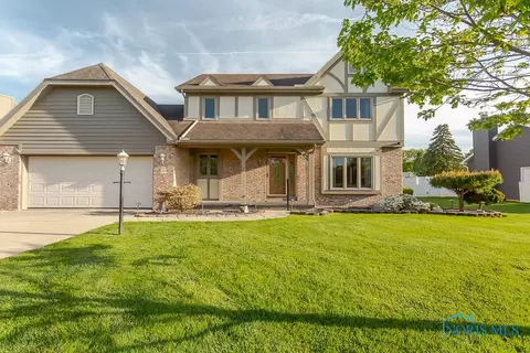 111 Freedom Ln, Waterville, OH 43566
