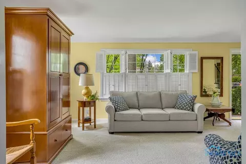 734 E Carisbrook Dr, Maumee, OH 43537 photo 5