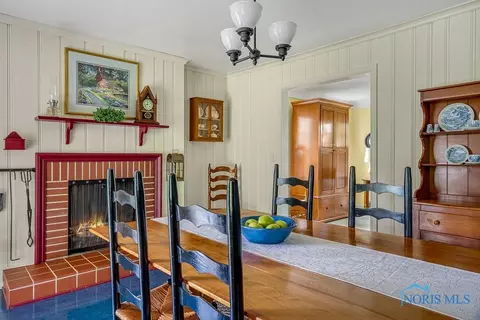 734 E Carisbrook Dr, Maumee, OH 43537 photo 9