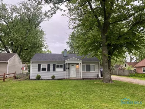 5652 Dornell Dr, Sylvania, OH 43560
