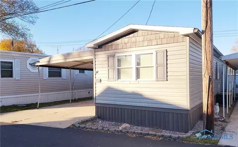 1623 NE Catawba Rd #116, Port Clinton, OH 43452
