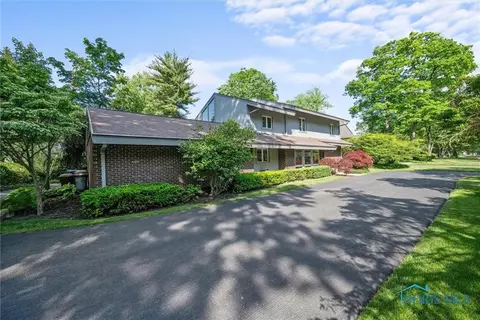 3458 Shakespeare Ln, Toledo, OH 43615