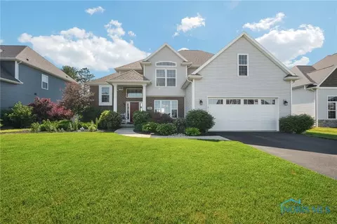 2986 Woods Edge Rd, Perrysburg, OH 43551