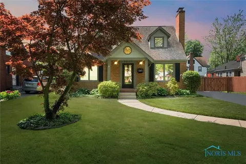 3217 Darlington Rd, Toledo, OH 43606